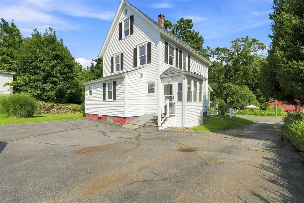 11 Newton Street Montague — Photo 3 of 32
