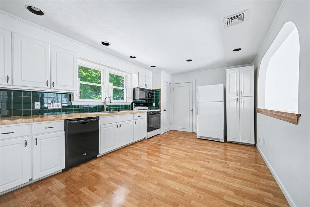 57 Gleason St. Framingham — Photo 10 of 29