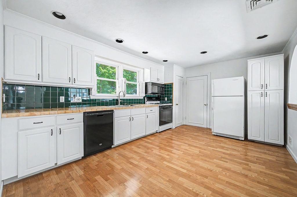 57 Gleason St. Framingham — Photo 9 of 29