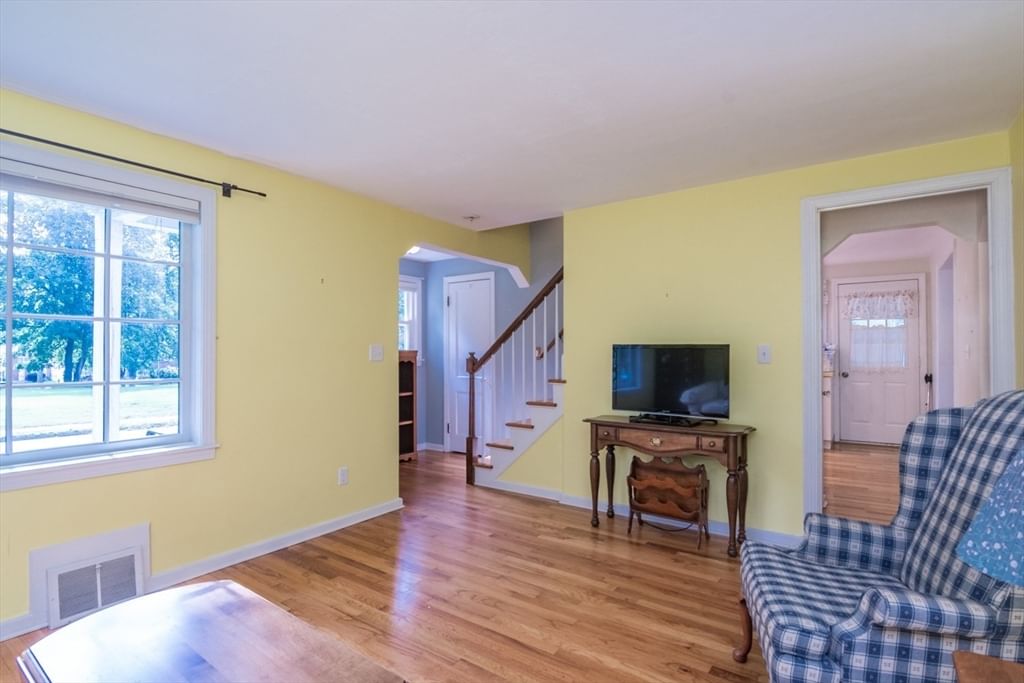 202 Jackson St Northampton — Photo 7 of 33