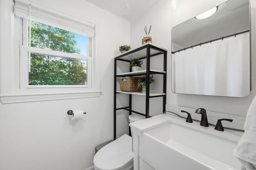 668 Summer St, Rockland, MA 02370 photo 5