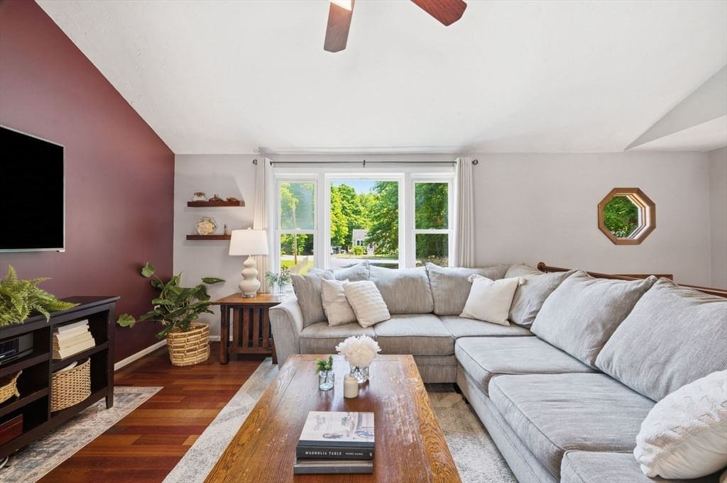 668 Summer St, Rockland, MA 02370 photo 3