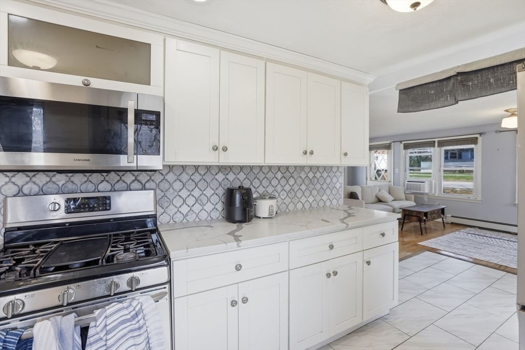 107 Pond St Rockland — Photo 14 of 42