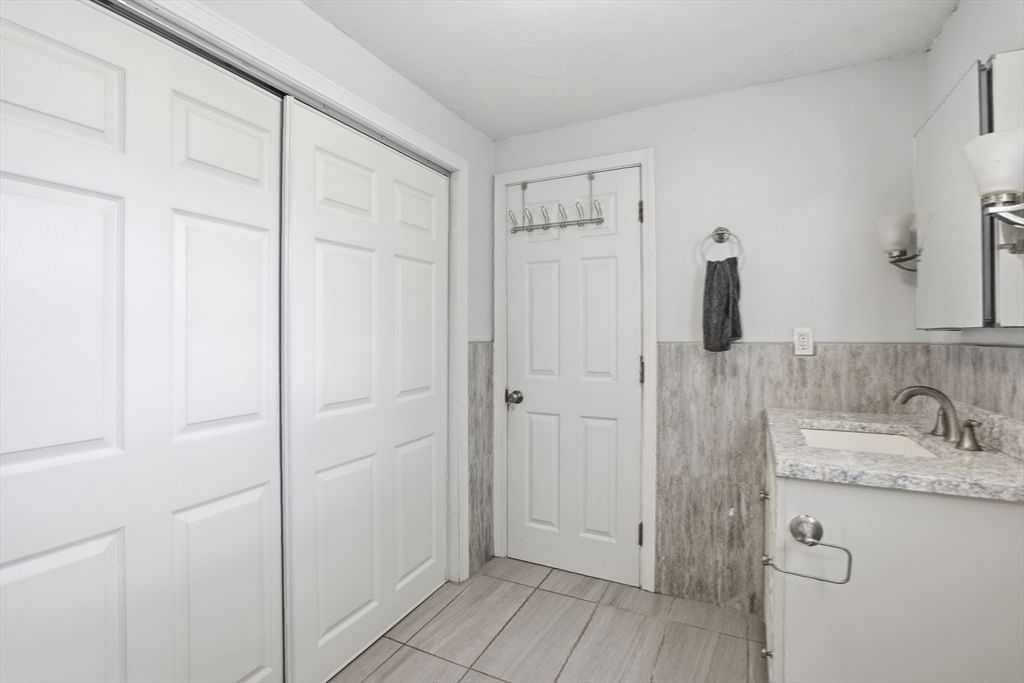 107 Pond St Rockland — Photo 30 of 42