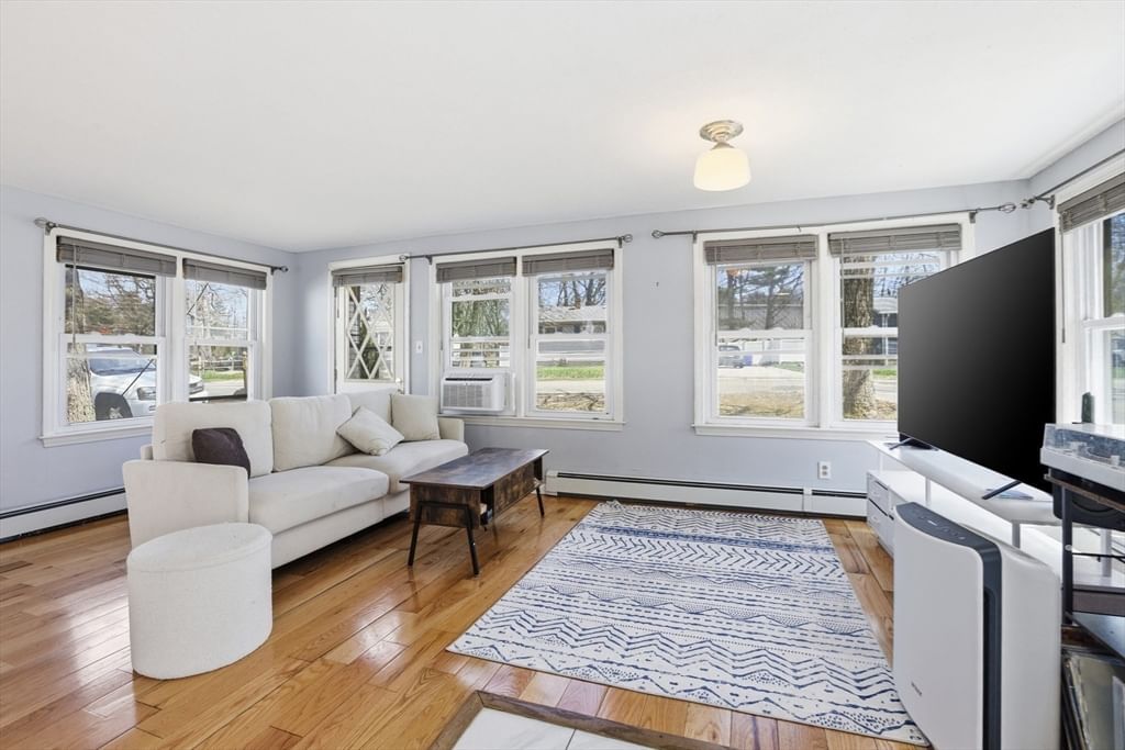 107 Pond St Rockland — Photo 4 of 42