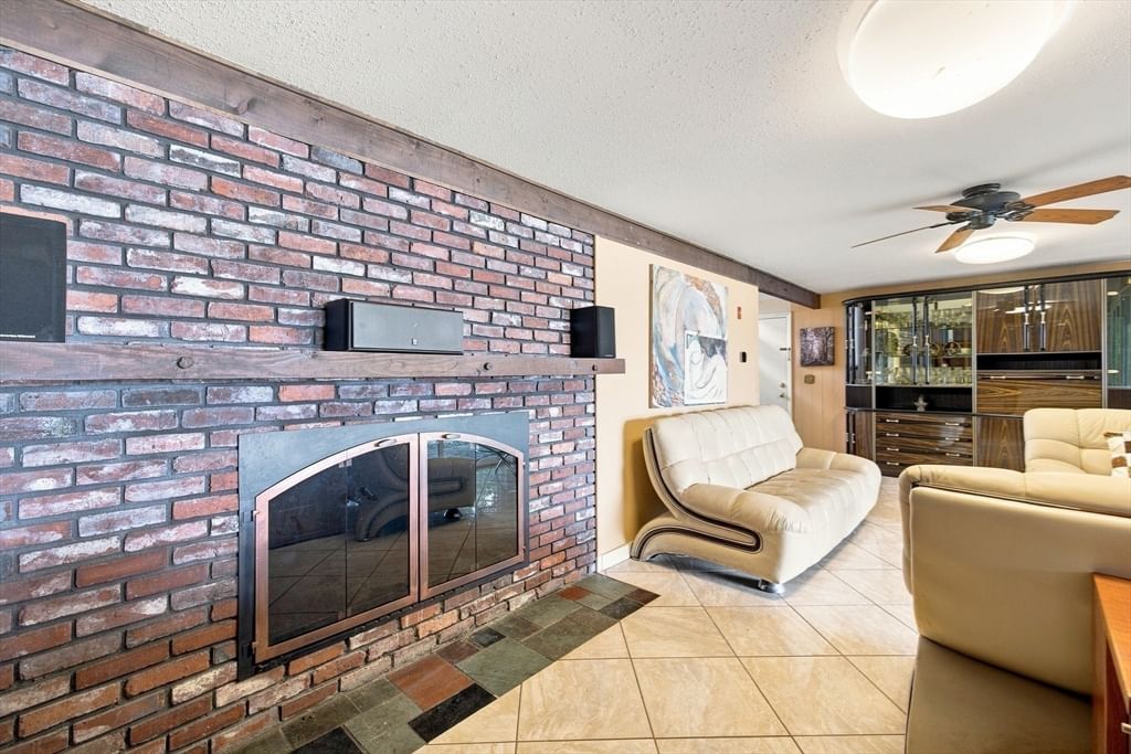 79 Pond Cir Mashpee — Photo 18 of 29