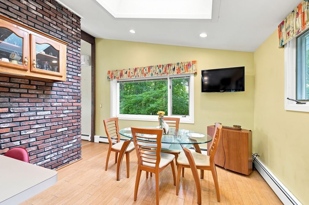 79 Pond Cir Mashpee — Photo 6 of 29