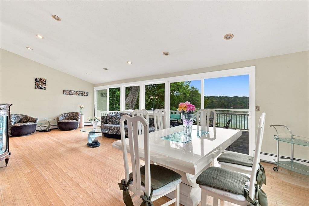 79 Pond Cir Mashpee — Photo 7 of 29