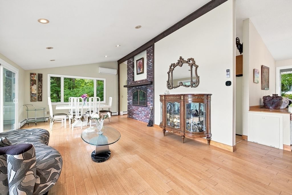 79 Pond Cir Mashpee — Photo 9 of 29