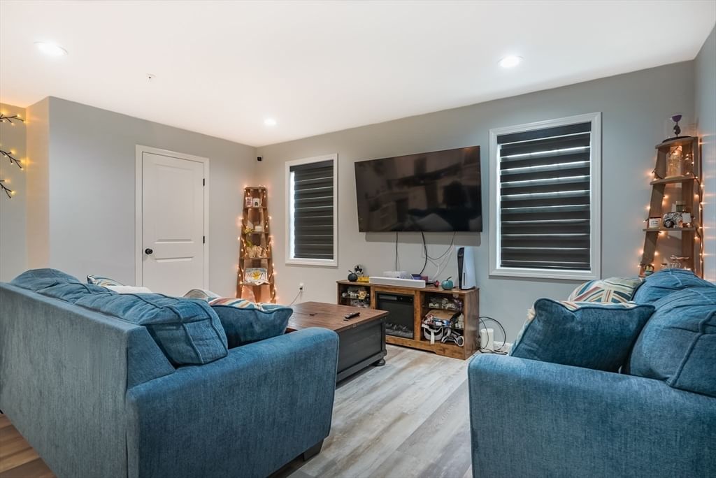 550 Spring St #1 Fall River — Photo 5 of 23
