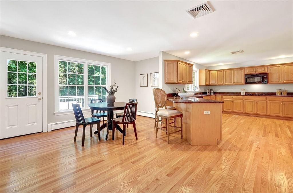 26 Sweeney Ridge Rd Bedford — Photo 6 of 39