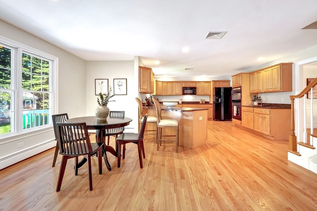 26 Sweeney Ridge Rd Bedford — Photo 7 of 39
