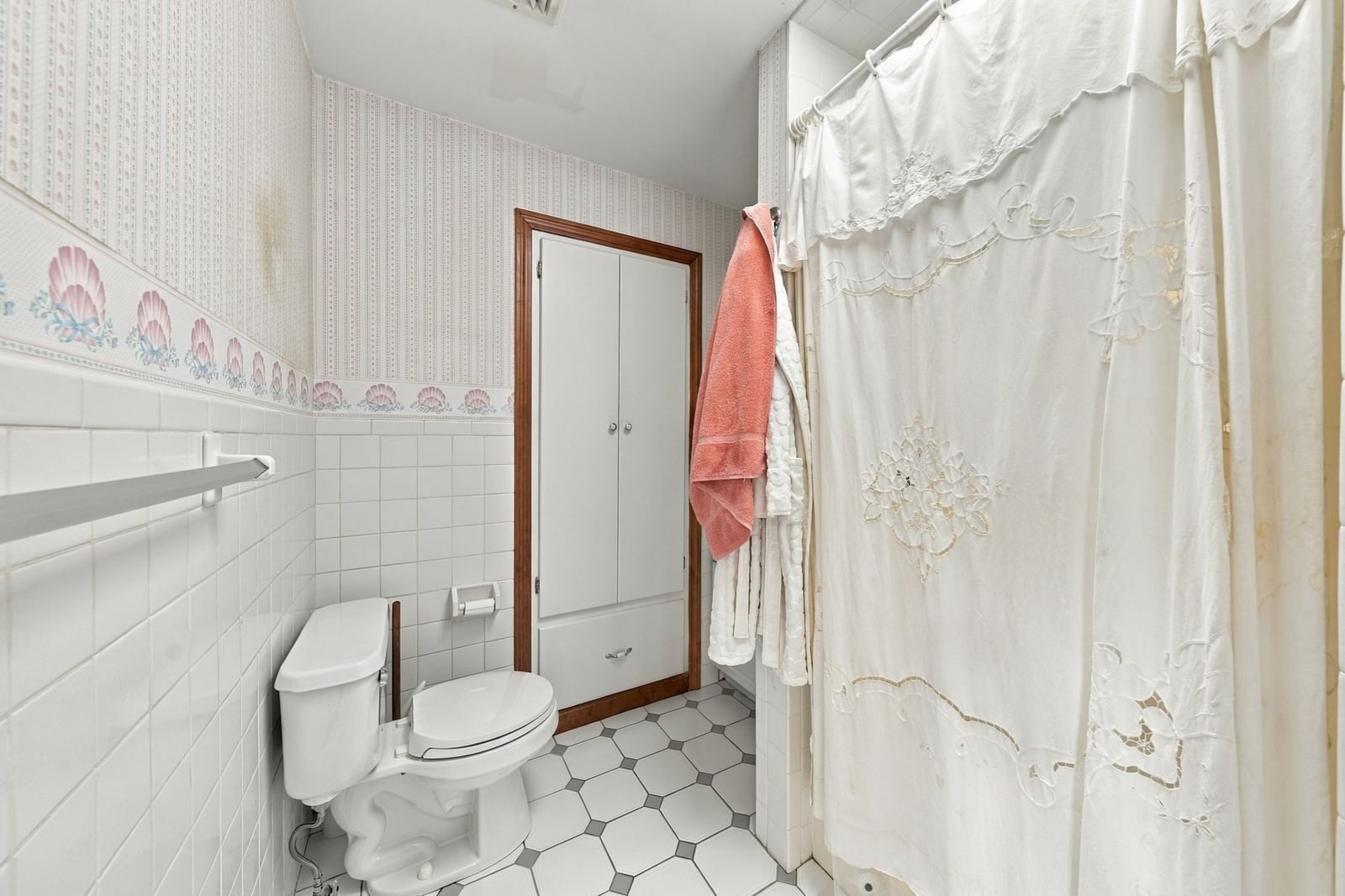 124 Felton St. New Bedford — Photo 19 of 21