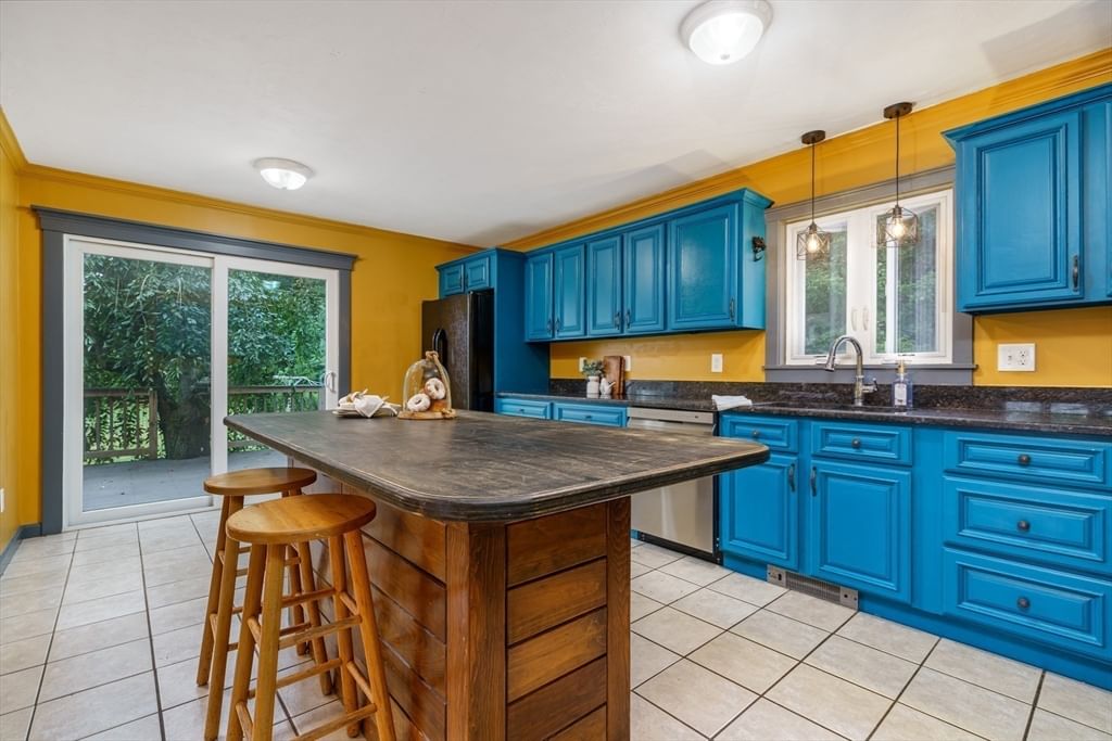 102 Overlook Rd Westminster — Photo 8 of 41