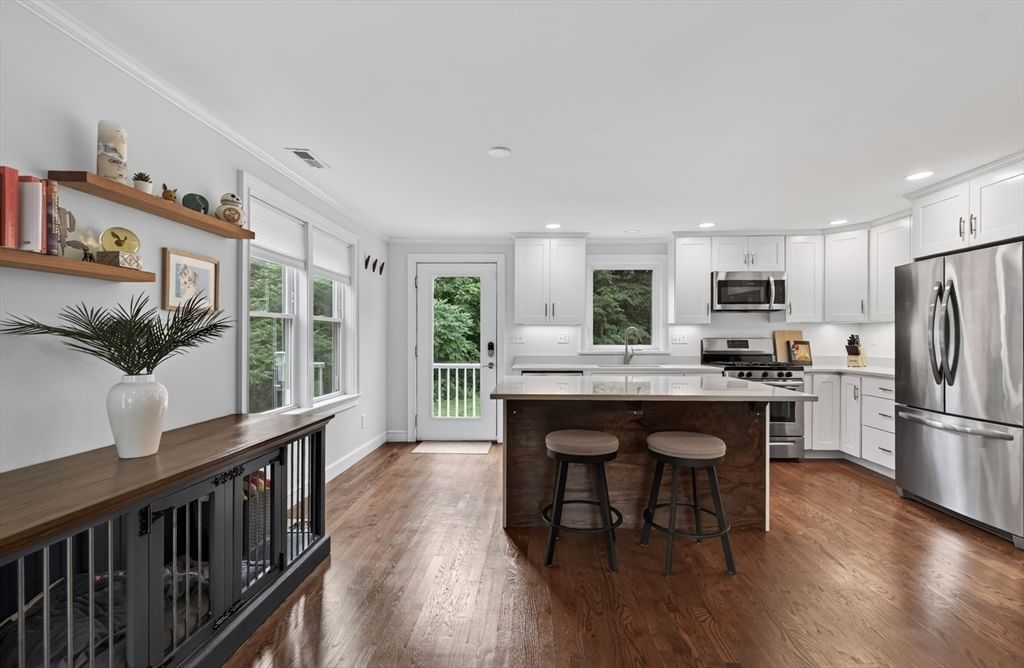 15 Pheasant Ln, Woburn, MA 01801 photo 2