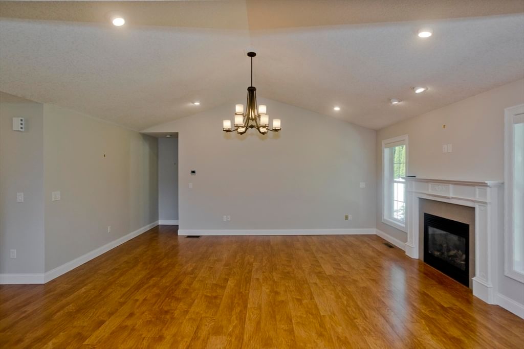 150 Stonybrook Way #150 South Hadley — Photo 10 of 35