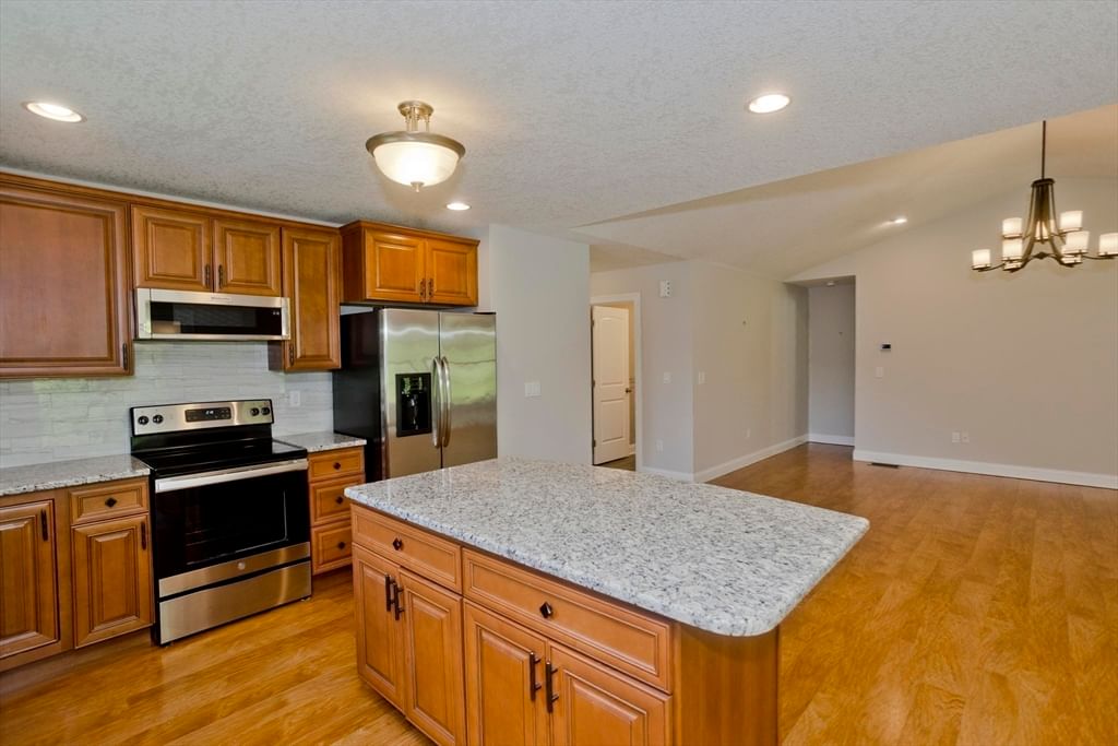 150 Stonybrook Way #150 South Hadley — Photo 17 of 35