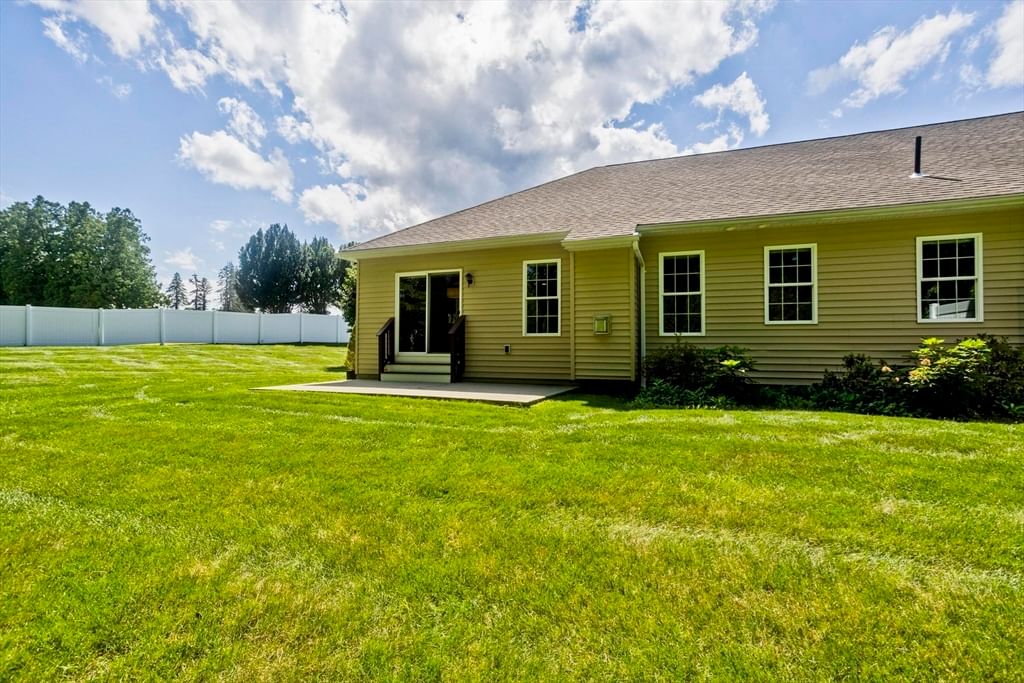 150 Stonybrook Way #150 South Hadley — Photo 34 of 35