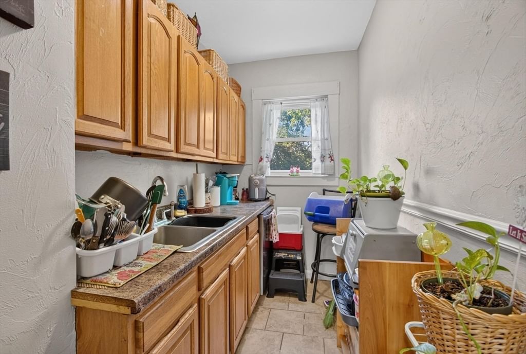 55 Elmwood Ave Fitchburg — Photo 6 of 42