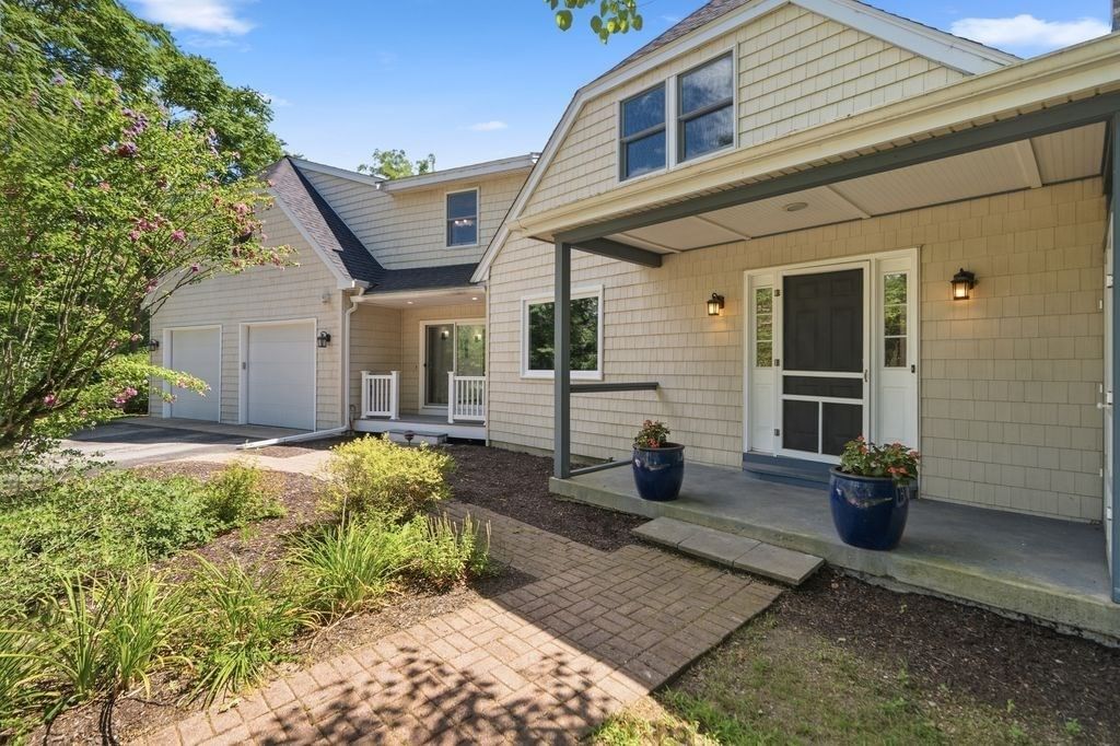 Property at 5 Locust St, North Reading, MA 01864