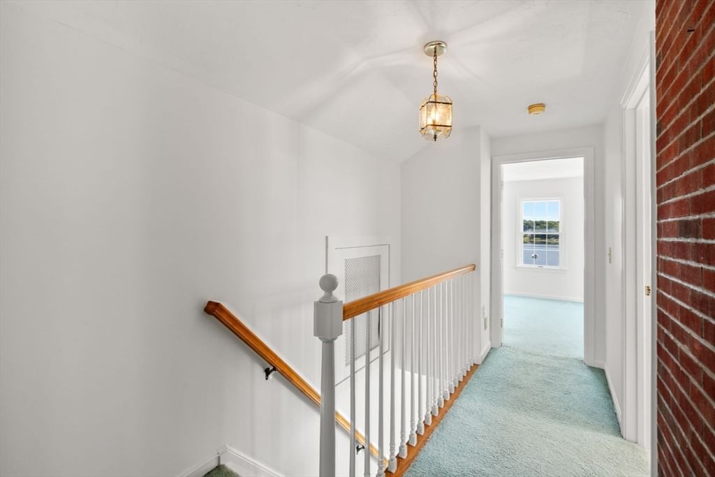 584 Circuit Ave Bourne — Photo 18 of 38