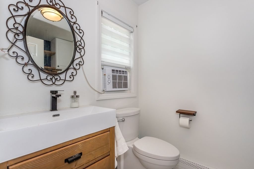 1 E Wood St #B Milford — Photo 18 of 22