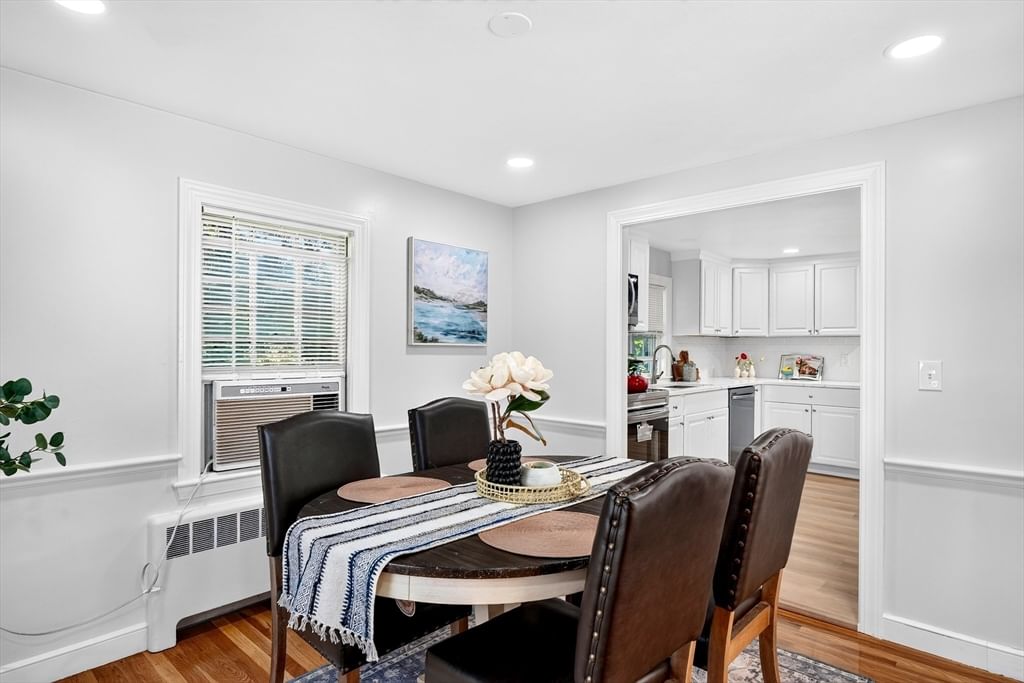 12 Fisher Terrace Woburn — Photo 11 of 28
