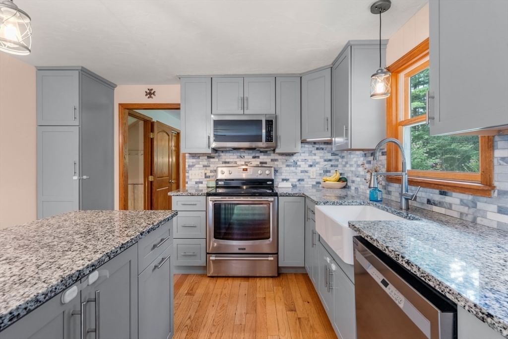 202 Franklin St Halifax — Photo 10 of 40