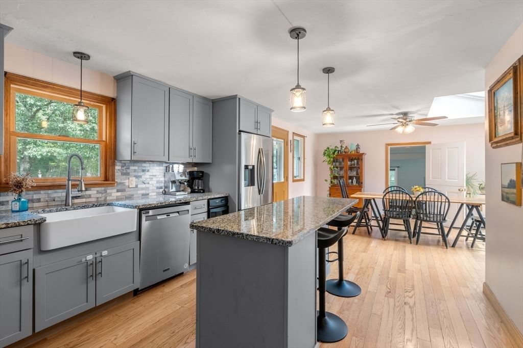 202 Franklin St Halifax — Photo 5 of 40