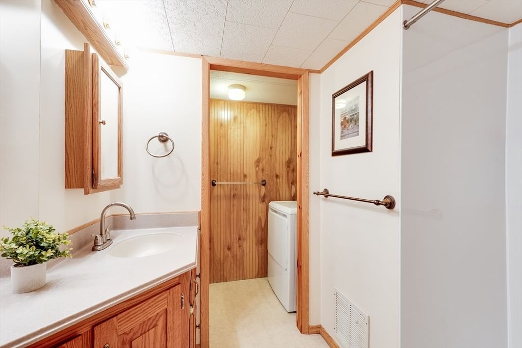 281 Chauncey Walker St #153 Belchertown — Photo 11 of 28