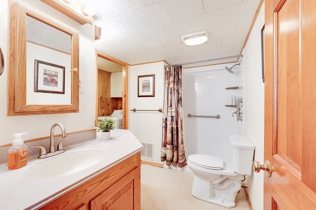 281 Chauncey Walker St #153 Belchertown — Photo 9 of 28