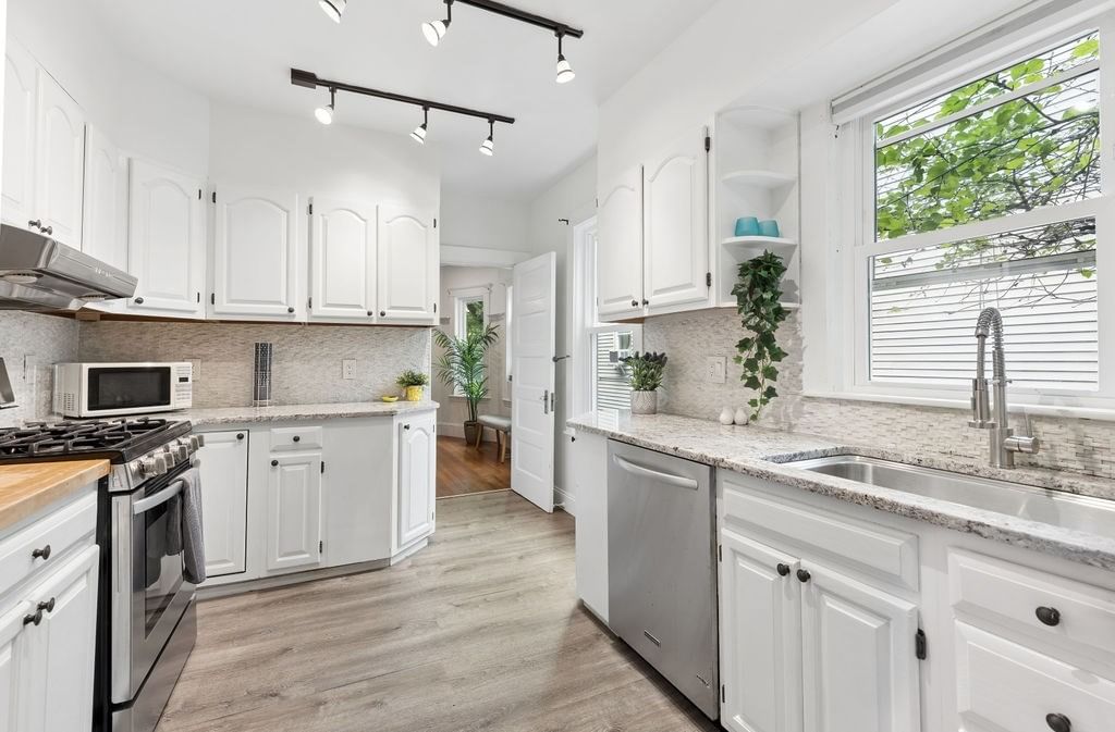 215 Crafts Rd #2 Brookline — Photo 5 of 16