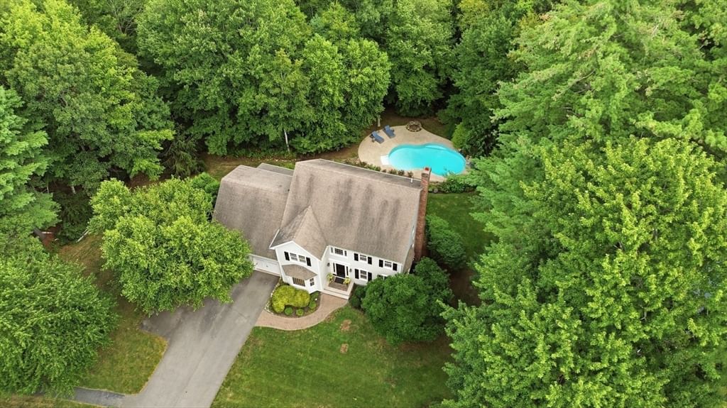 Property at 2 Jennifer Dr, Westford, MA 01886
