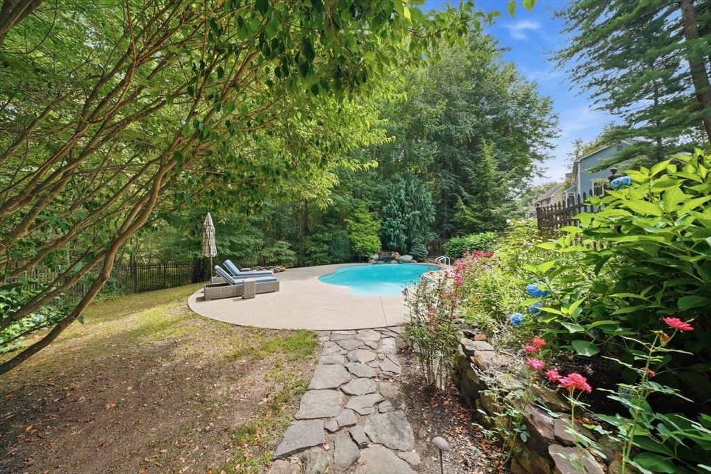 2 Jennifer Dr Westford — Photo 7 of 39