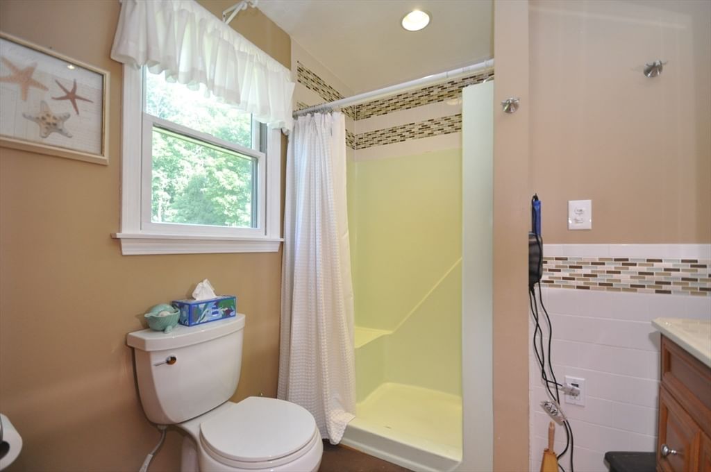 32 Brenda Ave East Bridgewater — Photo 21 of 29