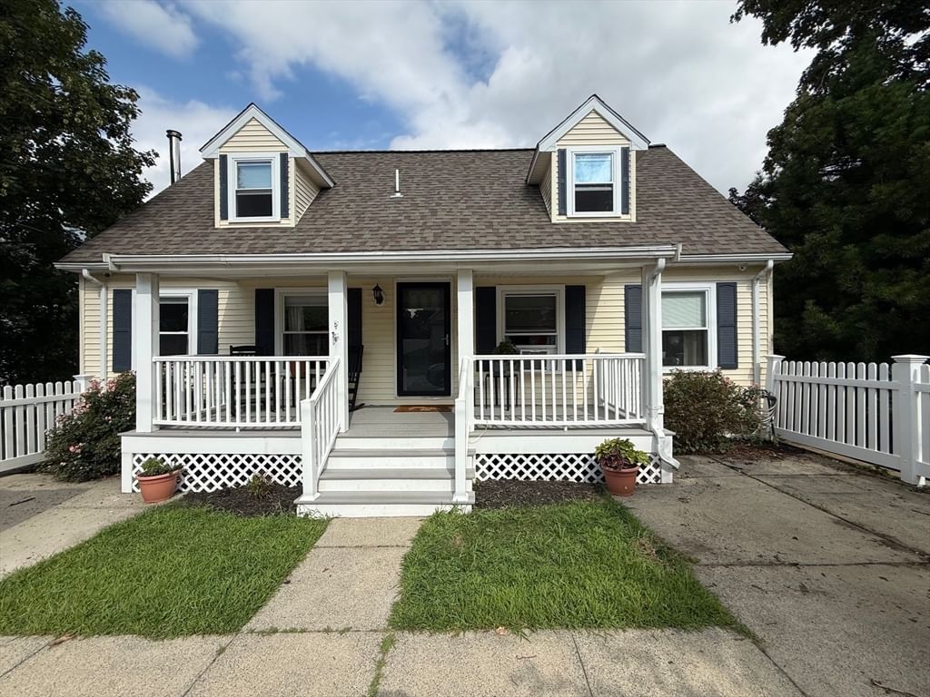 512 Prescott St New Bedford — Photo 2 of 24
