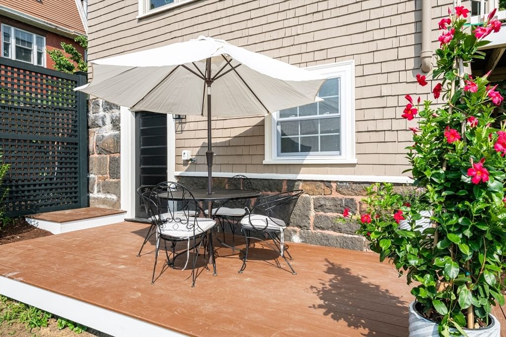 20 Hillside Ave Medford — Photo 5 of 42