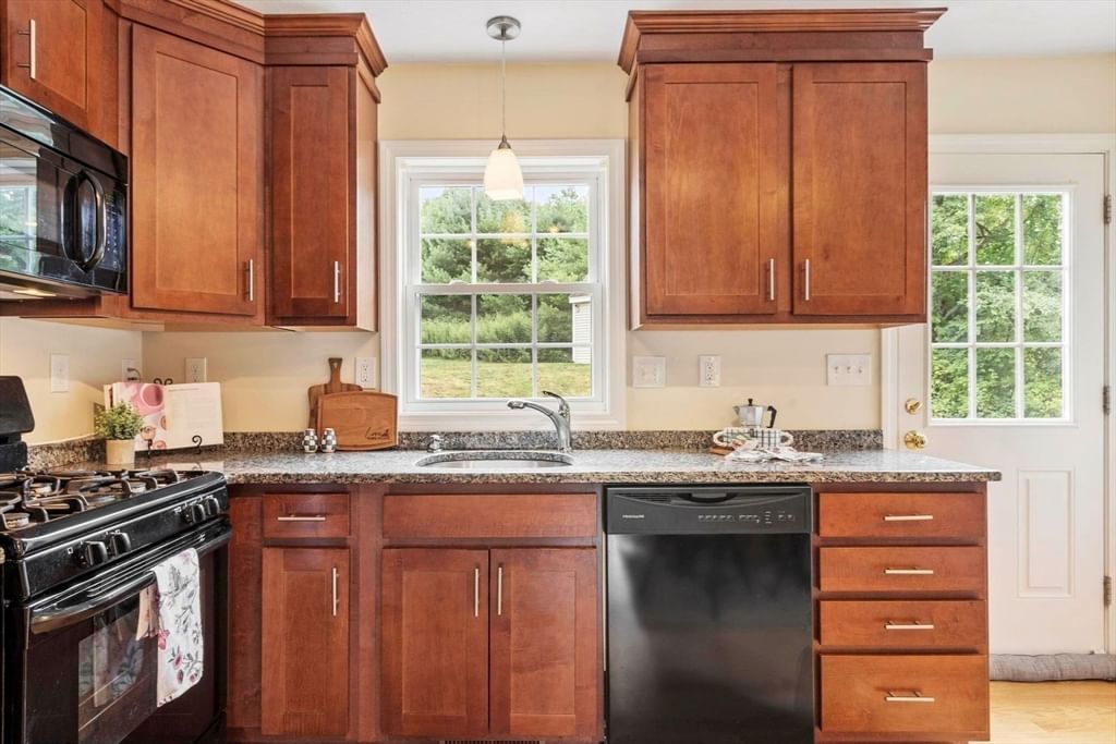 8 Bradley Dr #C Groton — Photo 7 of 33