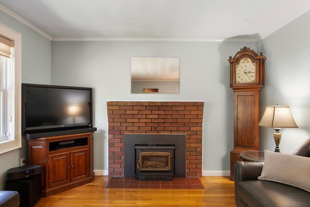 9 Elm Road Westford — Photo 6 of 37
