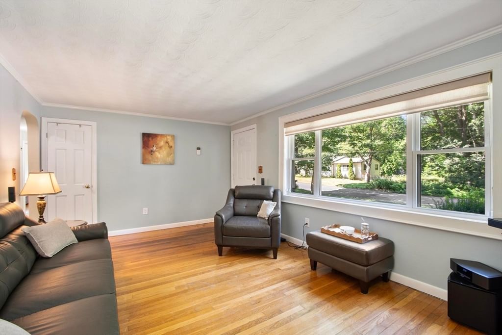 9 Elm Road Westford — Photo 7 of 37