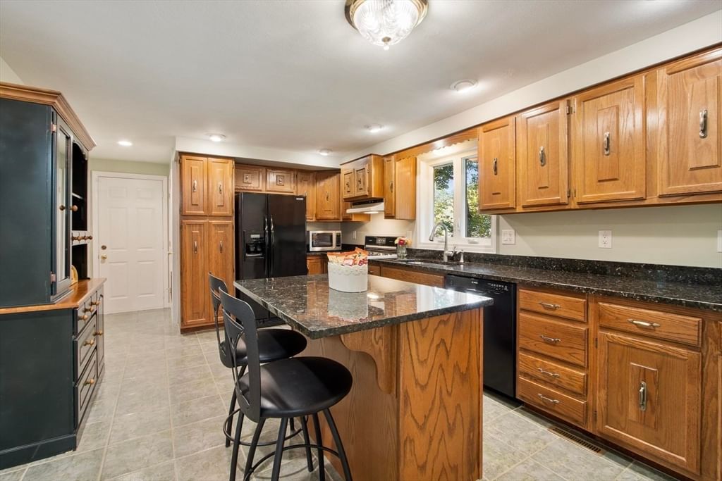 9 Elm Road Westford — Photo 9 of 37