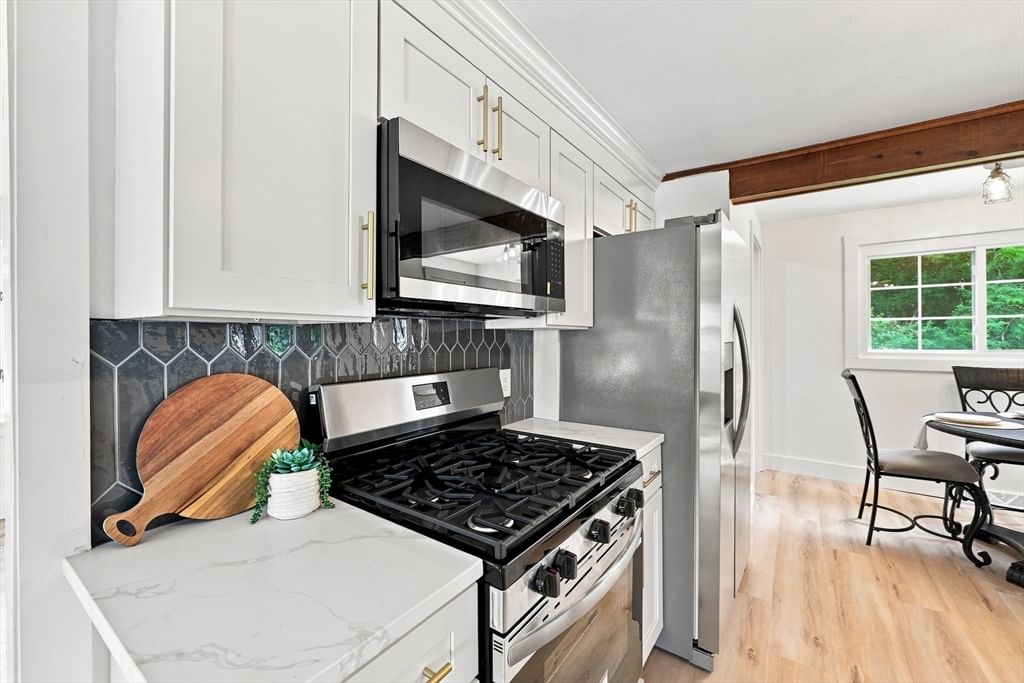 101 Smith Ave East Longmeadow — Photo 14 of 37