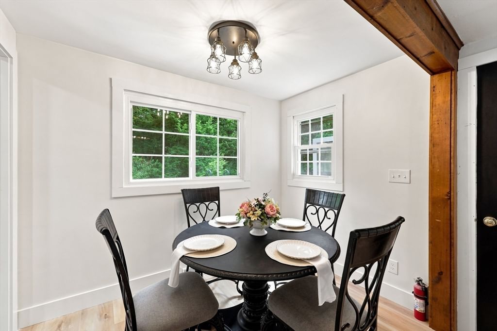 101 Smith Ave East Longmeadow — Photo 15 of 37