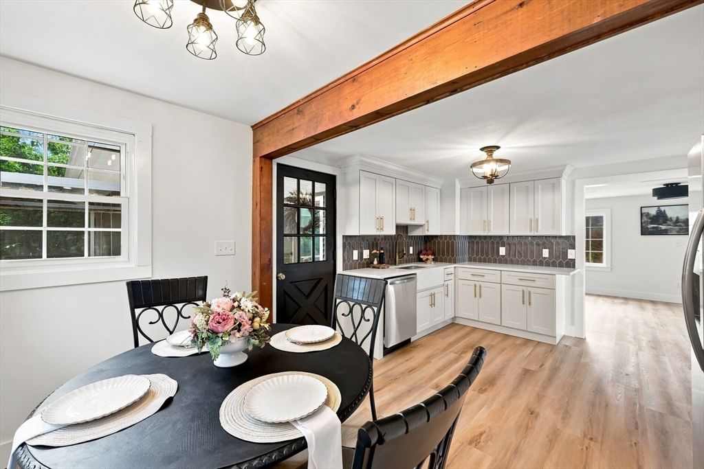 101 Smith Ave East Longmeadow — Photo 16 of 37