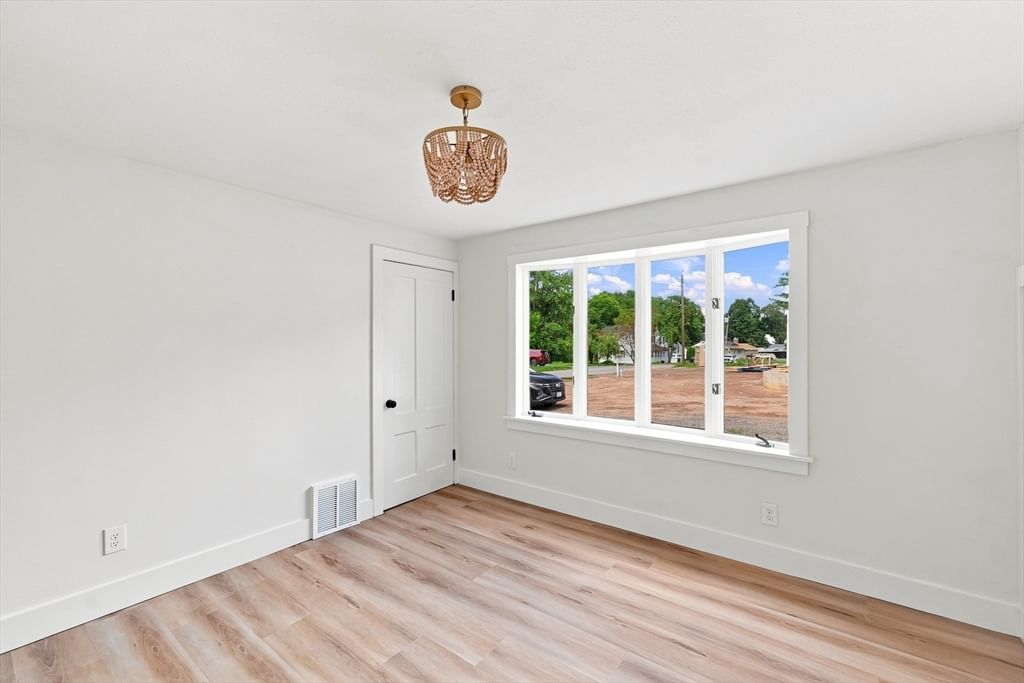101 Smith Ave East Longmeadow — Photo 18 of 37