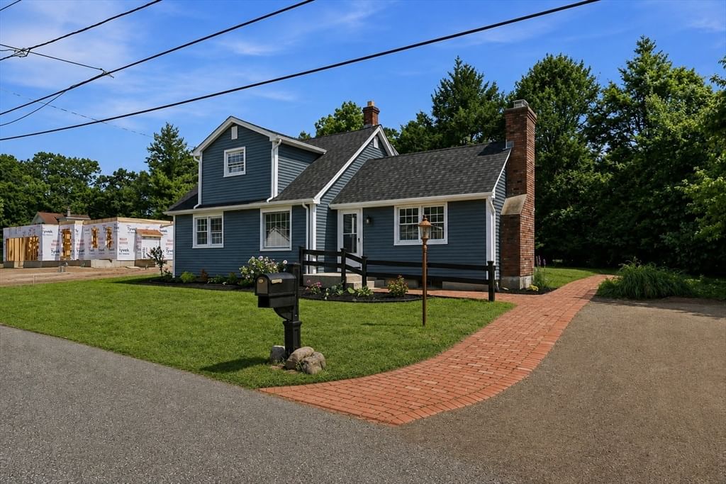 101 Smith Ave East Longmeadow — Photo 2 of 37