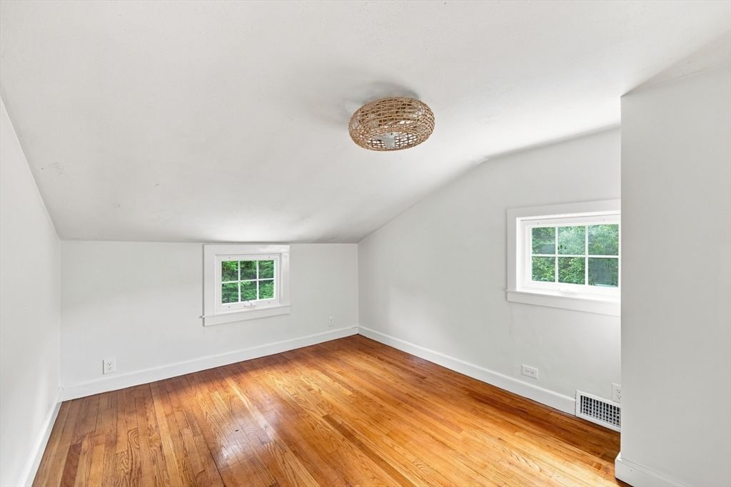 101 Smith Ave East Longmeadow — Photo 25 of 37