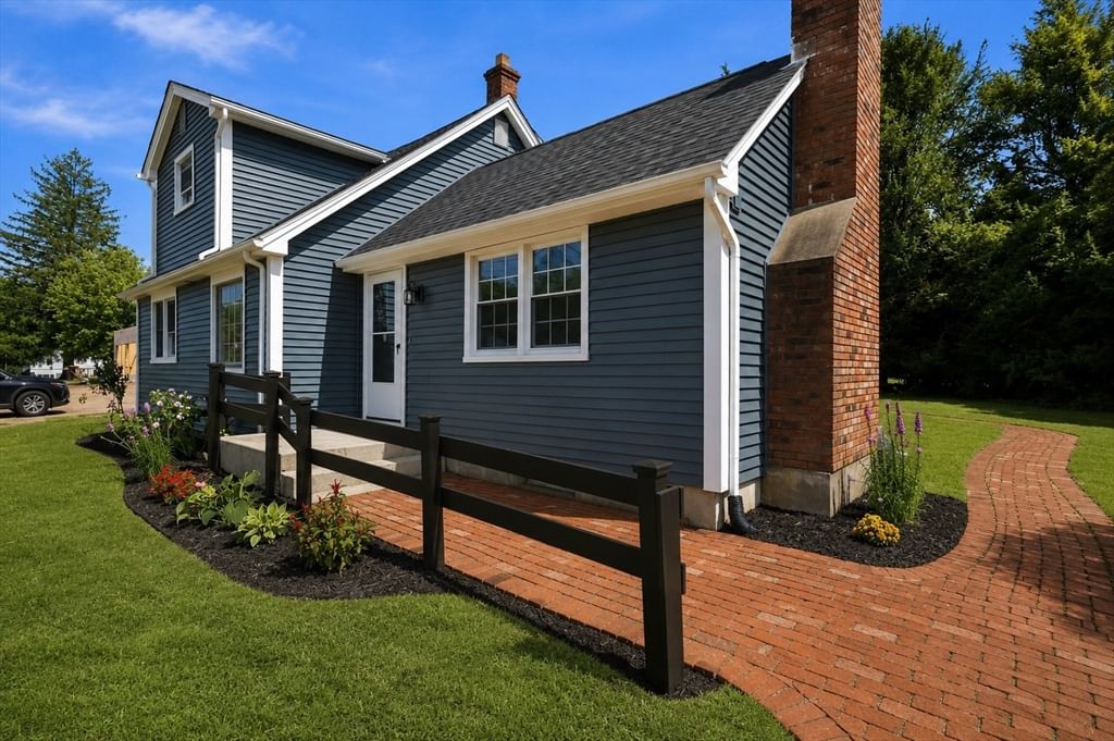 101 Smith Ave East Longmeadow — Photo 3 of 37