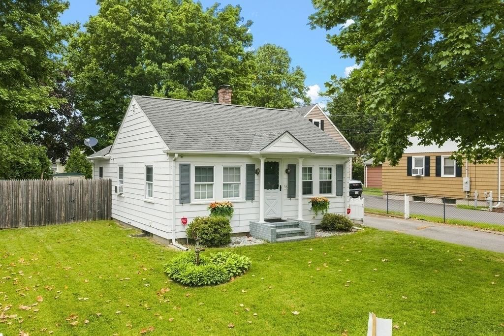56 Hacker St Fairhaven — Photo 3 of 28