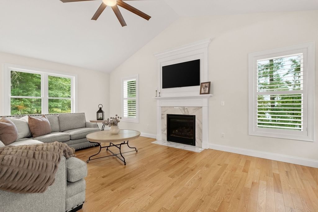 128 Thomas St Middleboro — Photo 10 of 42
